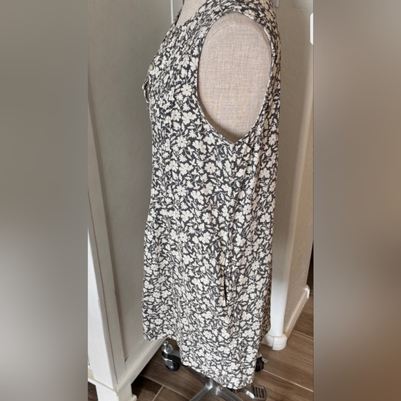 Faherty Isha Nusa Floral warm grey Pintuck Sheath Dress Size Medium - Picture 9 of 15